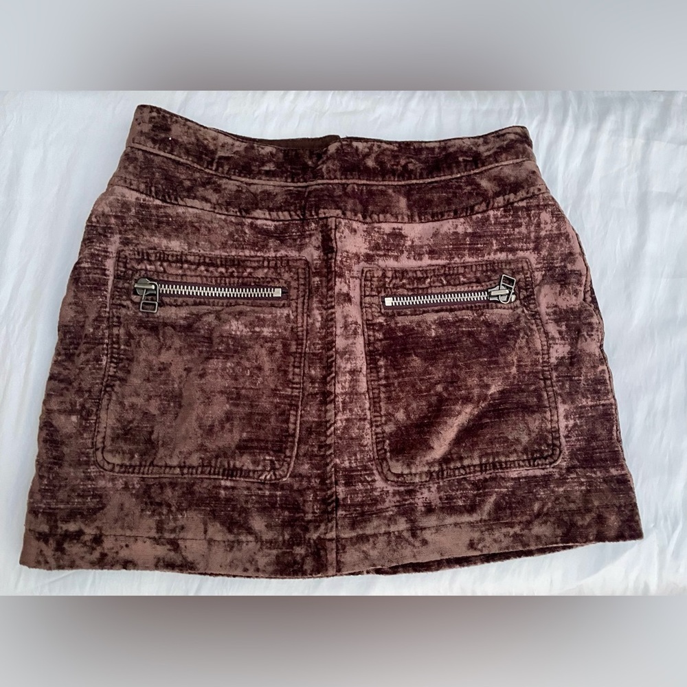 Free People skirt mini. Velvet Rich Brown soft. Excellent used condition.